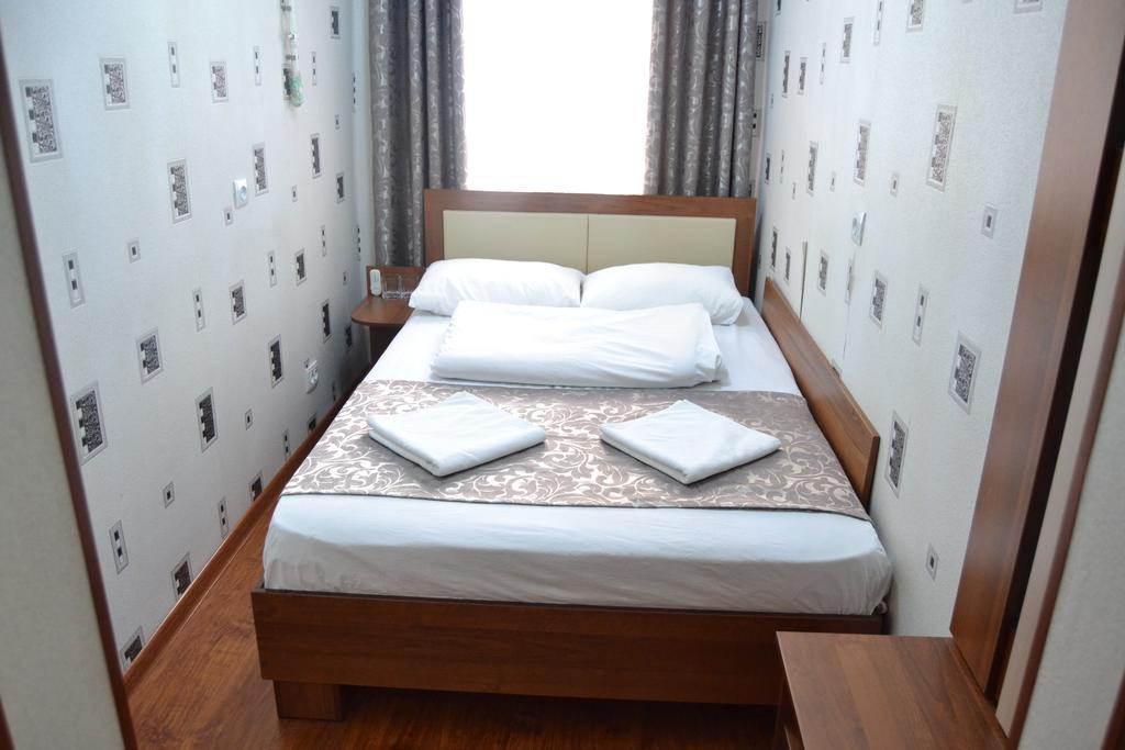 Friends Guest House & Hostel 比什凯克 外观 照片