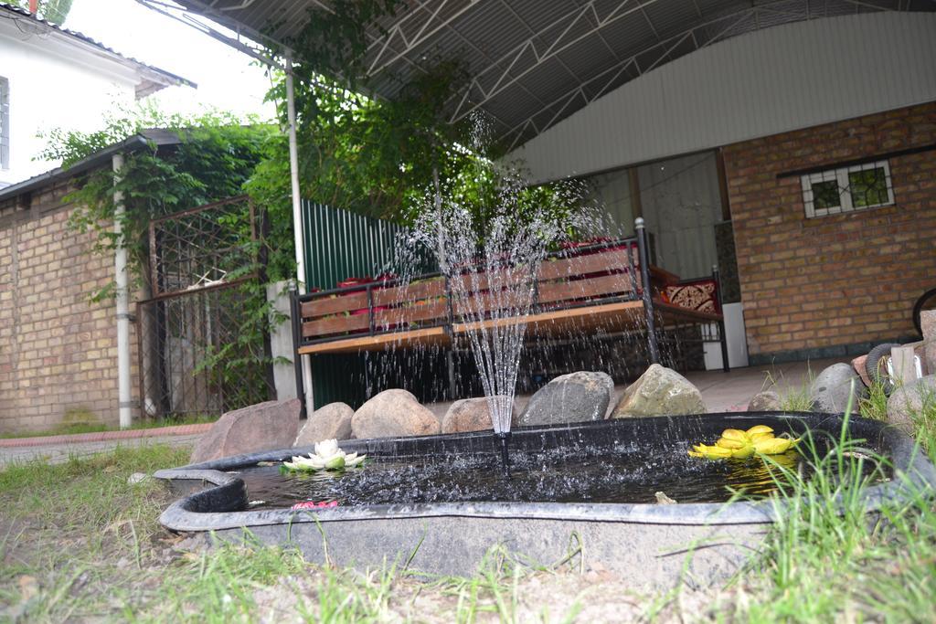 Friends Guest House & Hostel 比什凯克 外观 照片