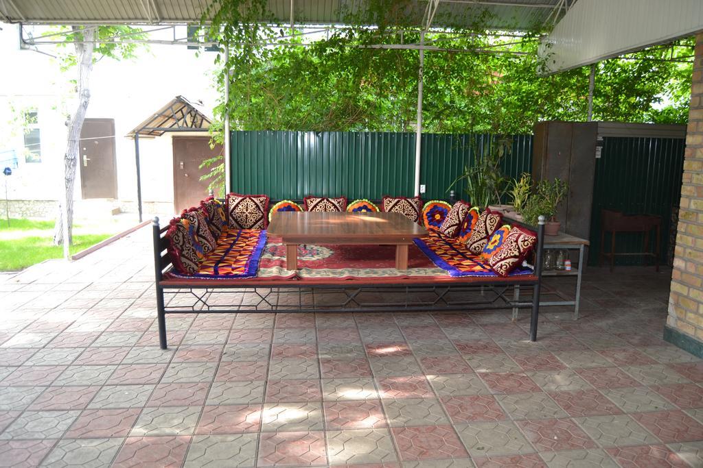 Friends Guest House & Hostel 比什凯克 外观 照片