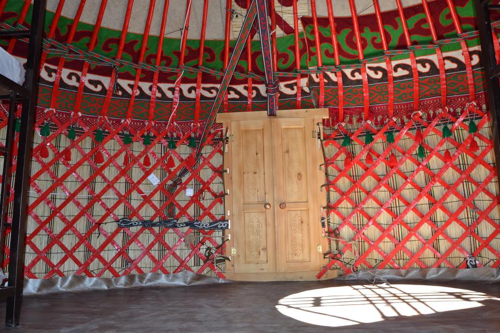 Friends Guest House & Hostel 比什凯克 外观 照片